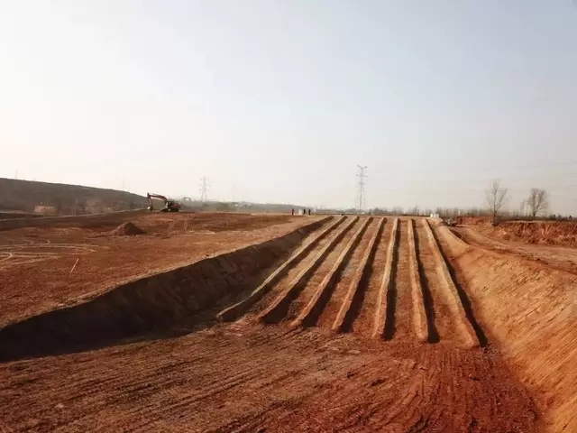 河北保定冉莊地道戰(zhàn)大型滑雪場建設施工現(xiàn)場